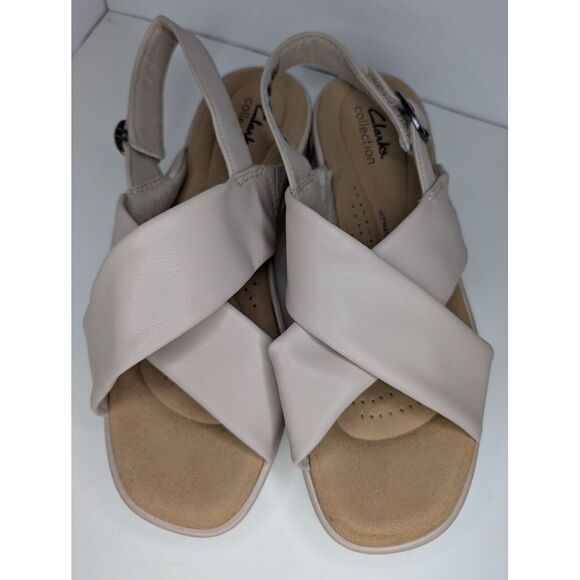 Clarks Clara Cove Sandals US 10W Wide/ UK 7.5E Sand Flatform PU RMF23-SM - Picture 1 of 9